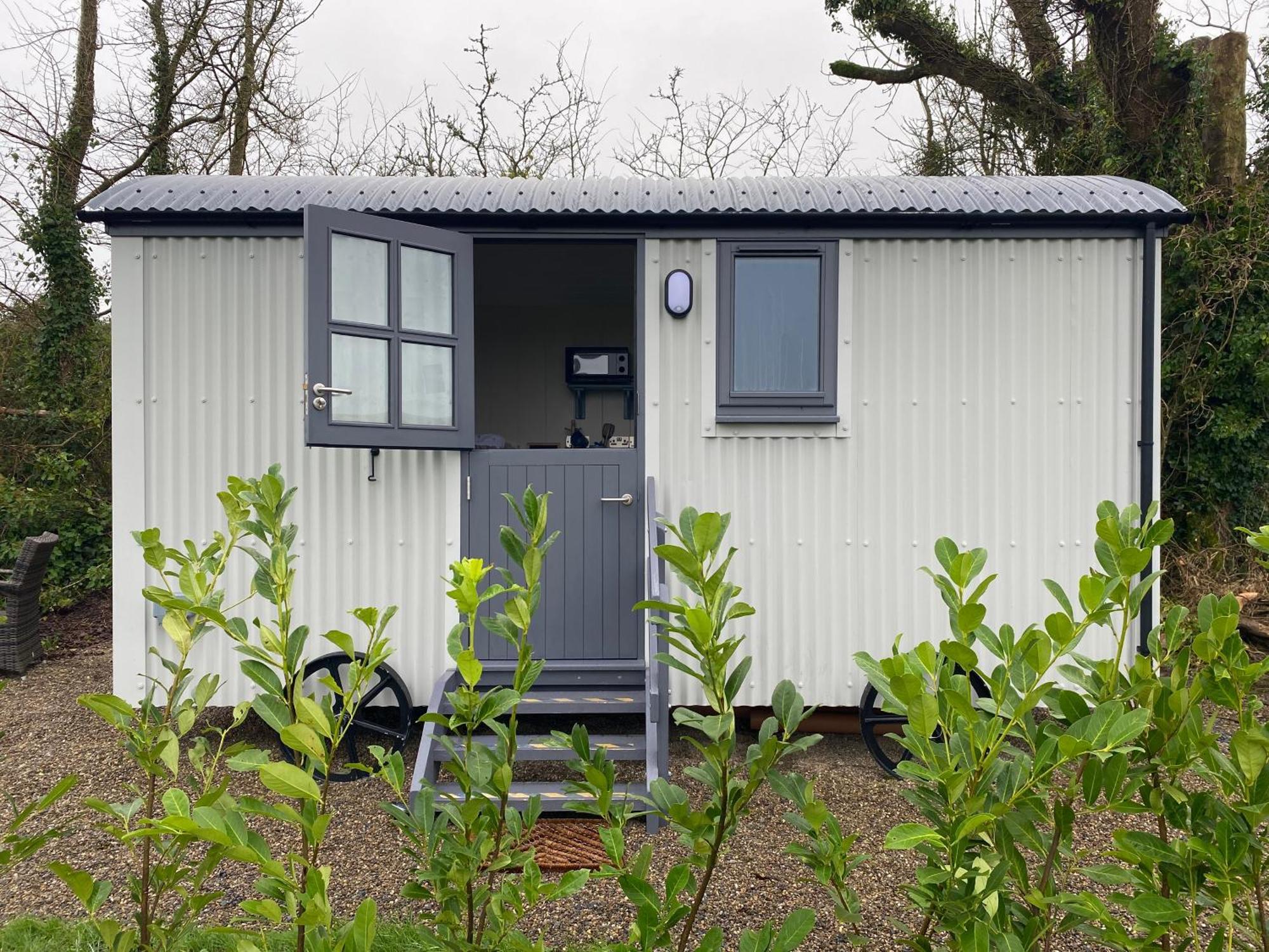 Вилла Burren Garden Glamping Hut Boston Экстерьер фото